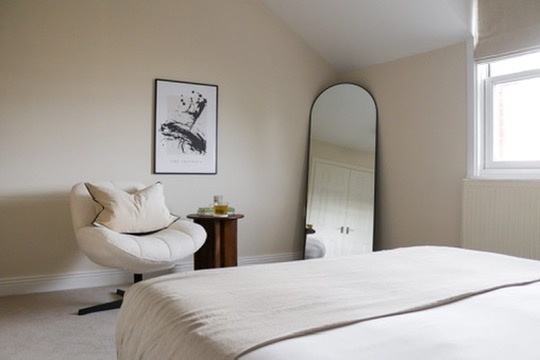 Fully furnished short-let master bedroom set up and dressed ready for guests in Oxfordshire